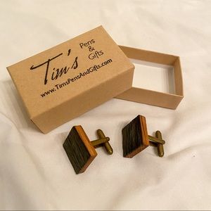 NWOT Whiskey Barrel Cufflinks